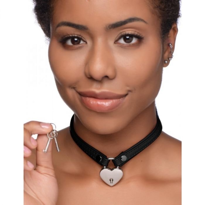 Master Series Heart Lock Choker With Keys Black