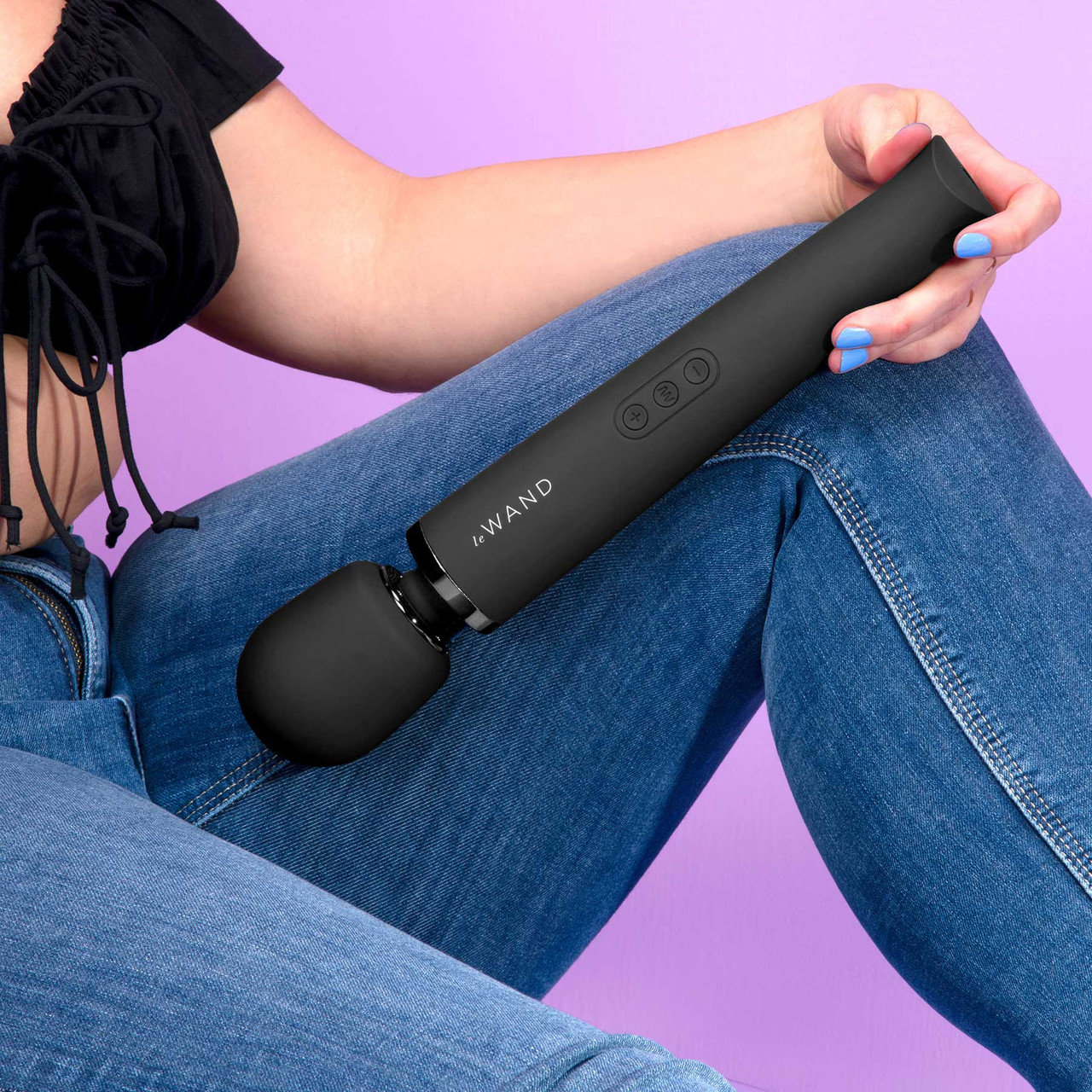 Le Wand Rechargeable Massage Wand Vibrator Black