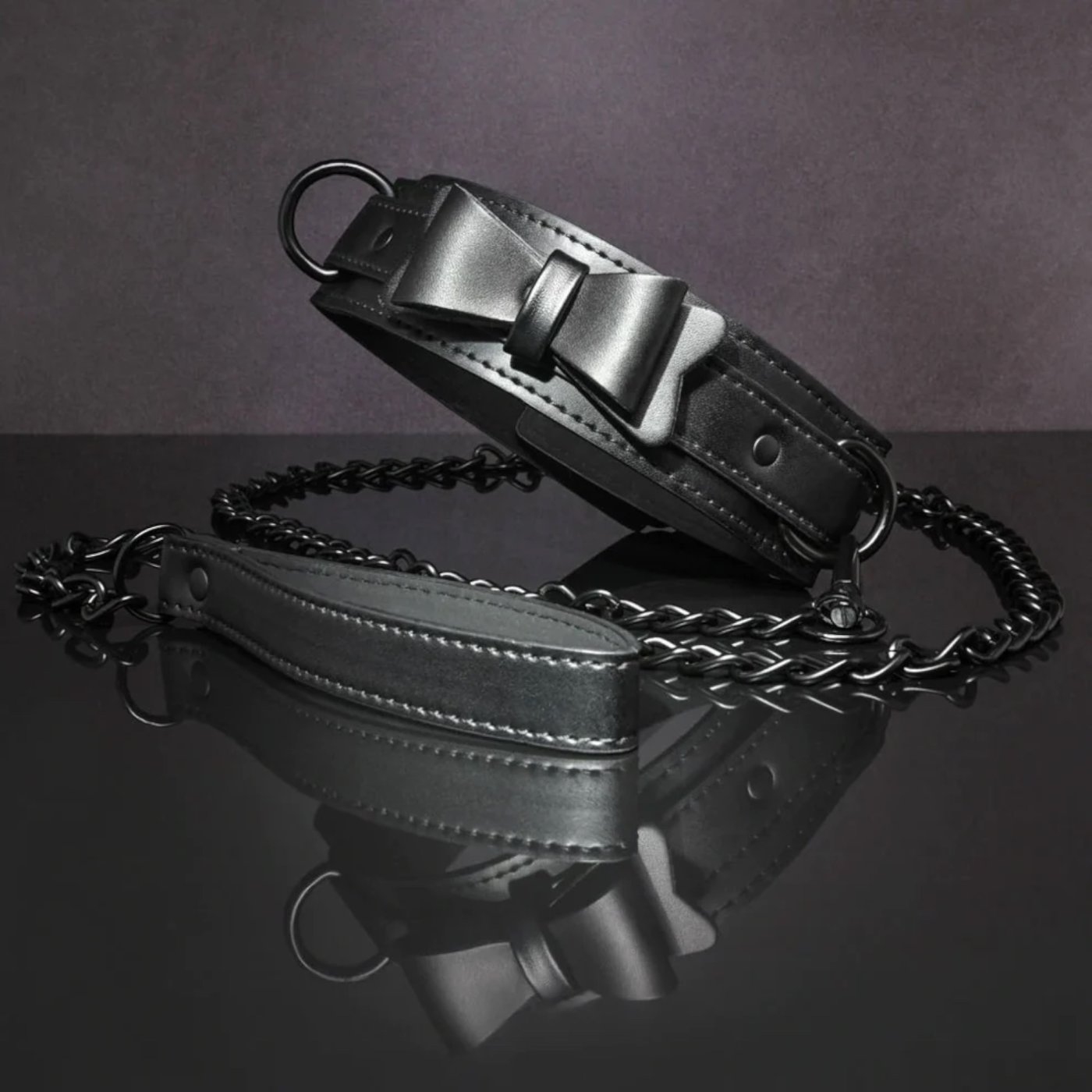 Sportsheets Sincerely Bow Tie Collar With Leash