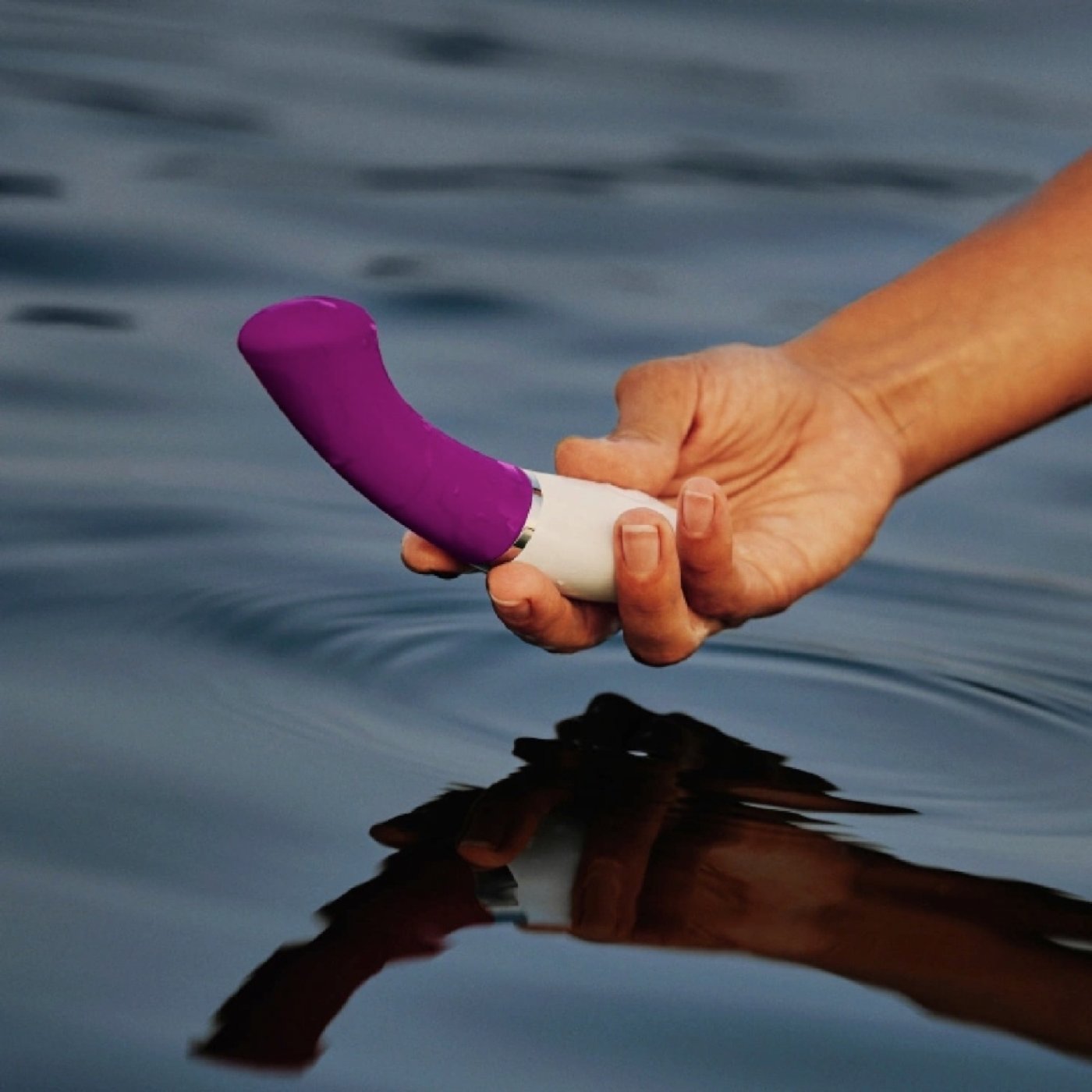 LELO Gigi 3 App-Controlled G-Spot Vibrator Deep Rose