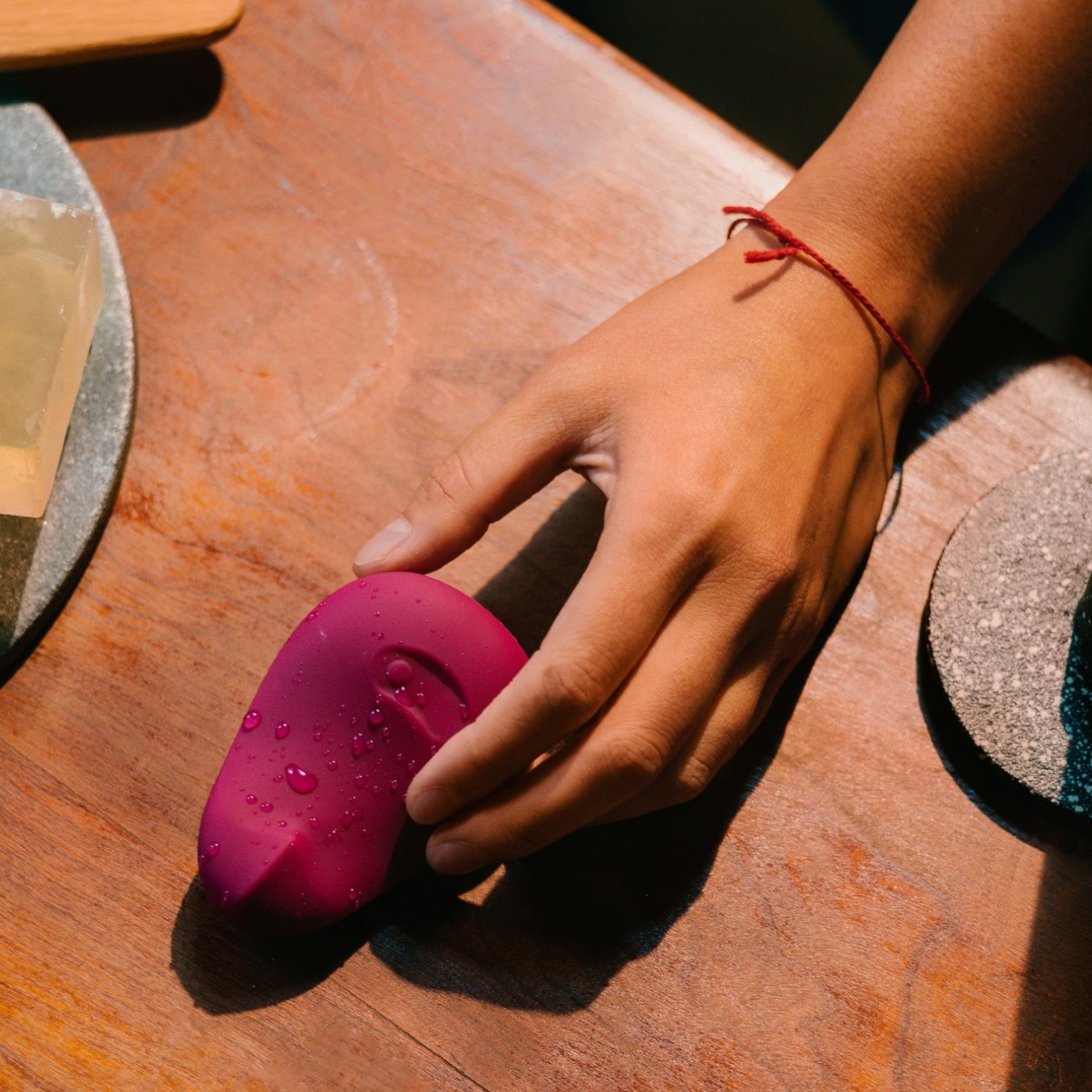 Dame Pom Waterproof Rechargeable Flexible Palm Vibrator