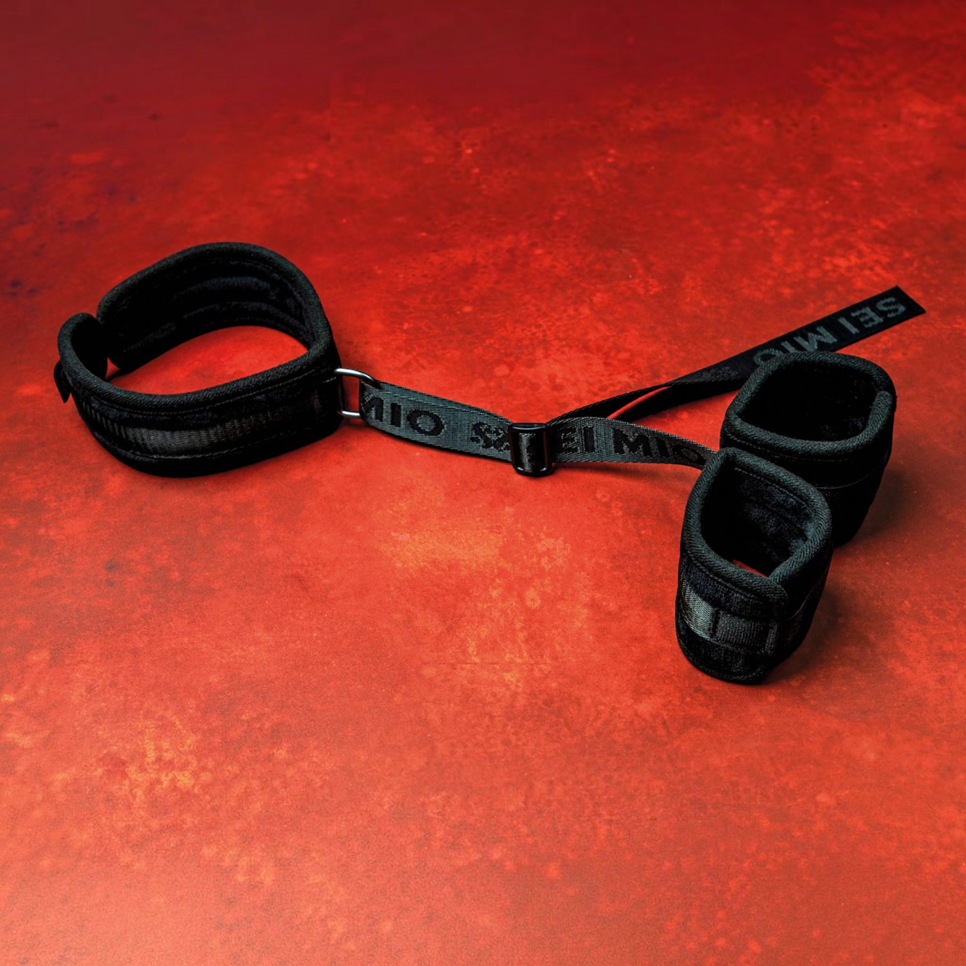 Sei Mio Wrist Resist BDSM Collar and Handcuffs
