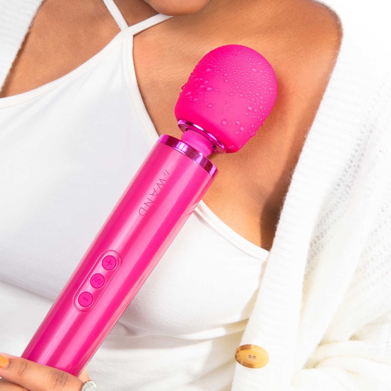 Le Wand Rechargeable Massage Wand Vibrator Magenta